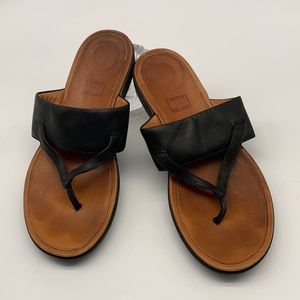 Fitflop Woman's Black and Brown Leather Sandal size 6